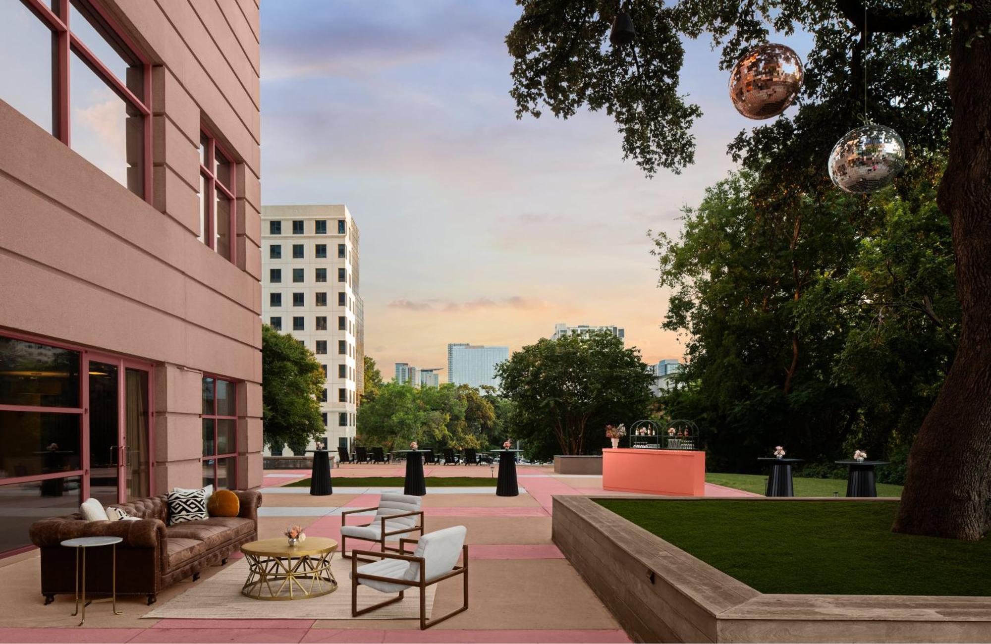 Downright Austin, A Renaissance Hotel Ngoại thất bức ảnh